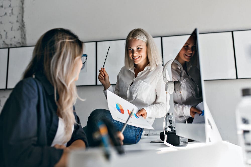 Choosing Your Marketing Consultant: Red and Green Flags 3 Green Flags When Choosing a Marketing Consultant 1